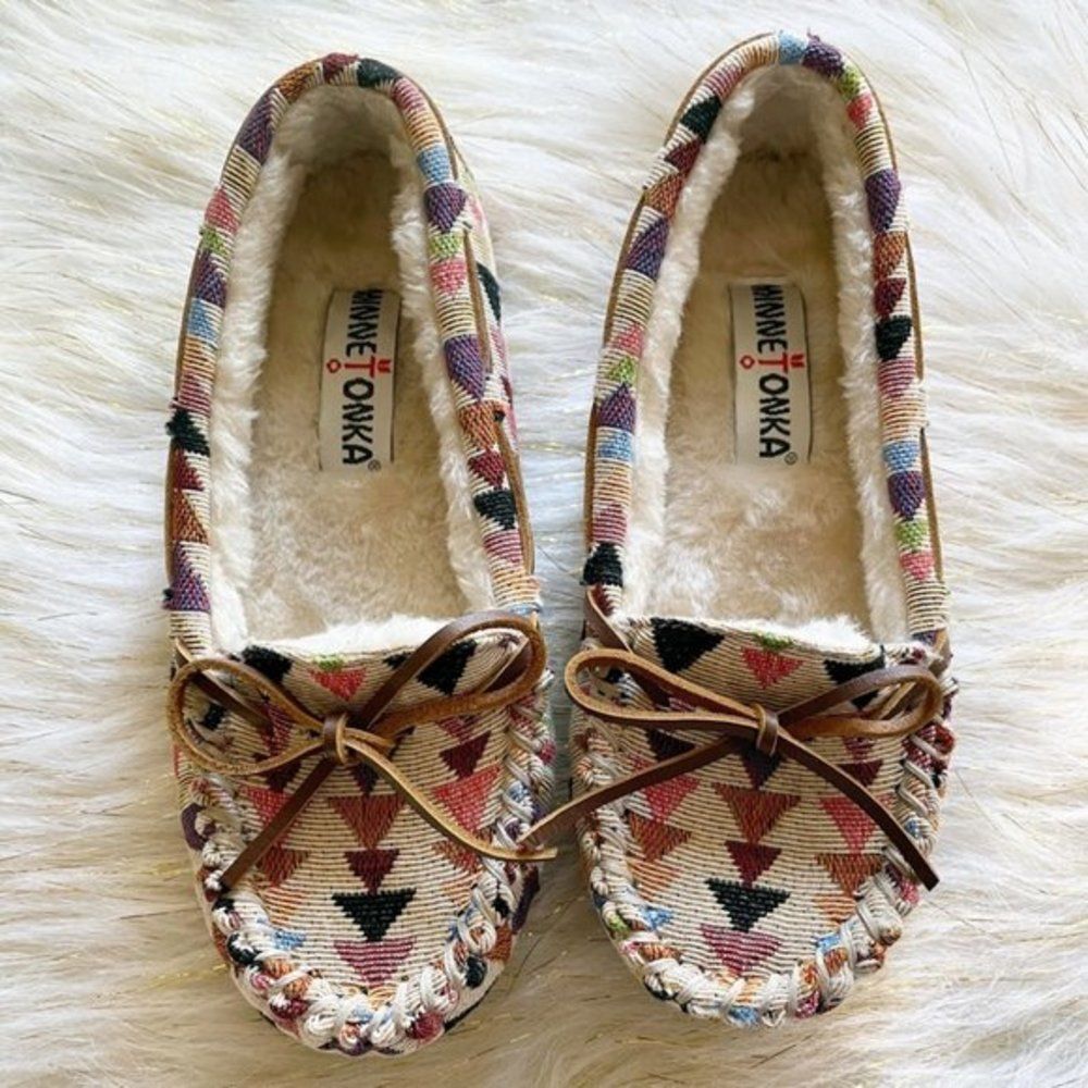 Minnetonka Lodge Trapper Moccasins